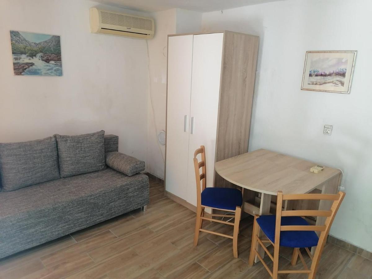 Apartman Milica Golubic  Buitenkant foto