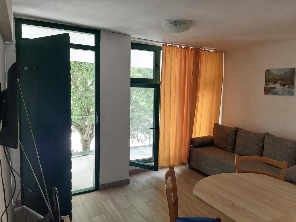 Apartman Milica Golubic  Buitenkant foto